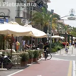 Il Pontile Holidays شقة مارينا دي بييتراسانْت